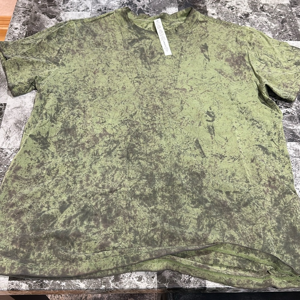 Lululemon all yours tee size 6
